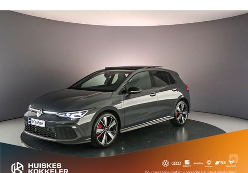 Volkswagen Golf, 2022