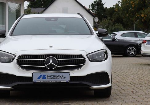 Mercedes-Benz E 220, 2022