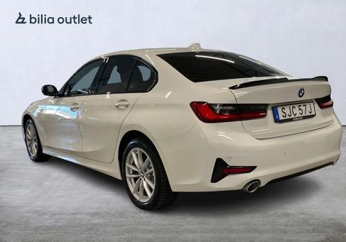 BMW 330, 2020