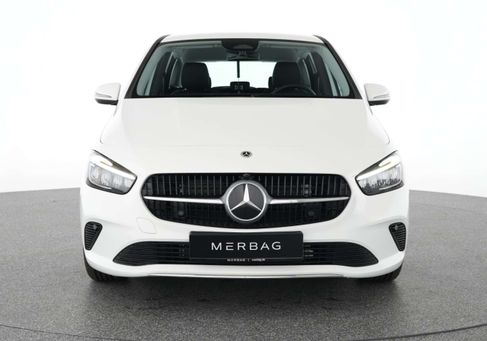 Mercedes-Benz B 180, 2025 2