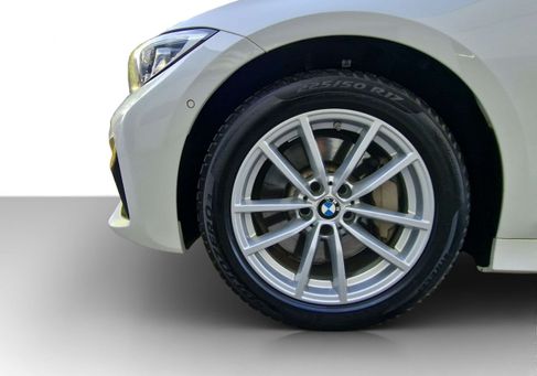 BMW 330, 2021