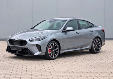BMW 220, 2025