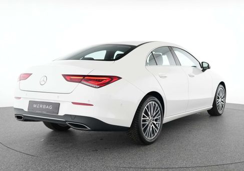 Mercedes-Benz CLA 200, 2022