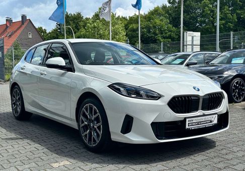 BMW 120, 2025