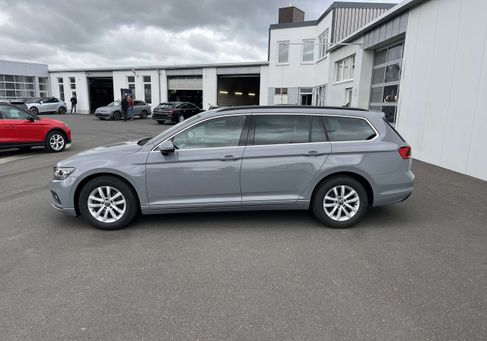 Volkswagen Passat Variant, 2023 3