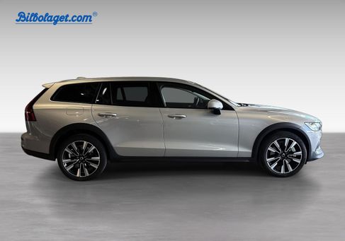 Volvo V60 Cross Country, 2024