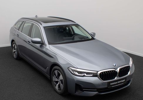BMW 520, 2022 3
