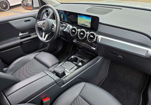 Mercedes-Benz GLB 200, 2022