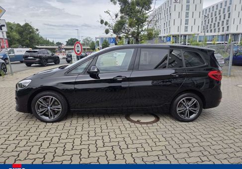 BMW 218, 2021 3