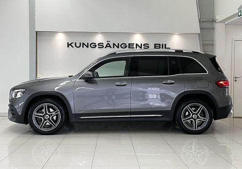 Mercedes-Benz GLB 200, 2023