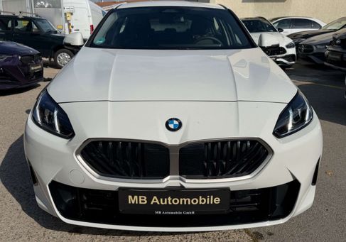 BMW 120, 2025 2