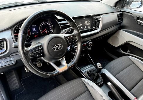 Kia Stonic, 2020 3