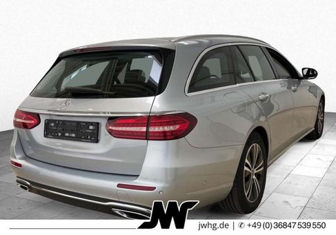 Mercedes-Benz E 220, 2022