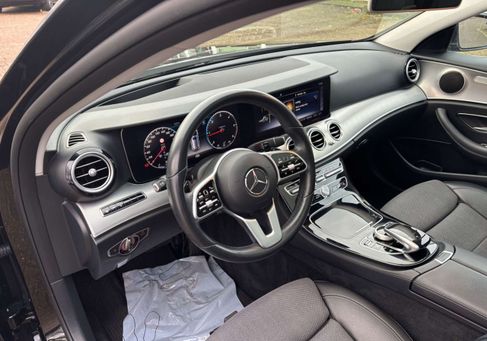 Mercedes-Benz E 220, 2019 3