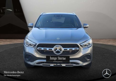 Mercedes-Benz GLA 200, 2021