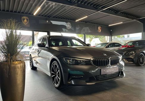 BMW 330, 2022