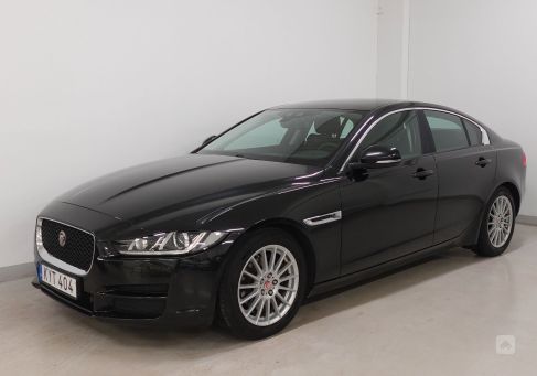 Jaguar XE, 2016