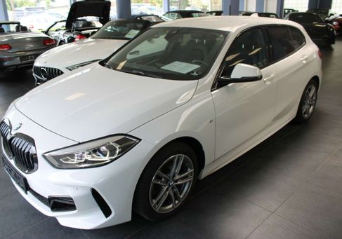 BMW 118, 2022