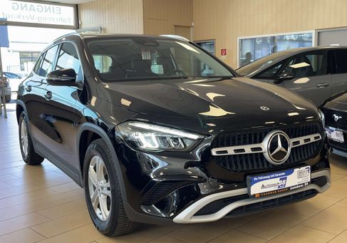 Mercedes-Benz GLA 180, 2024