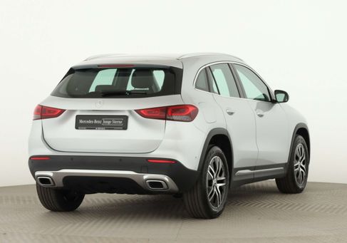 Mercedes-Benz GLA 250, 2022