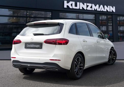 Mercedes-Benz B 180, 2026 3