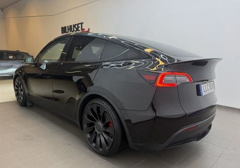 Tesla Model Y, 2022