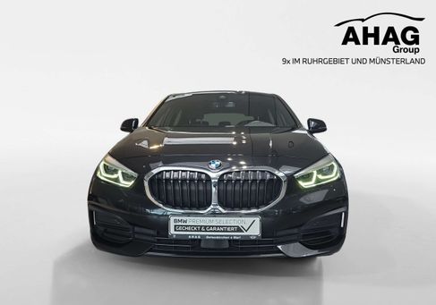 BMW 120, 2023