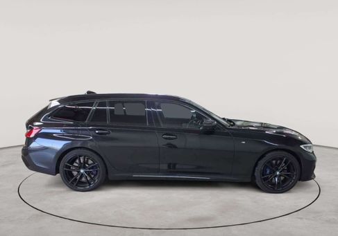 BMW 330, 2021