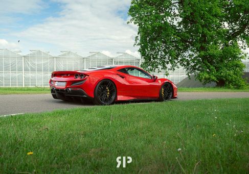 Ferrari F8, 2020