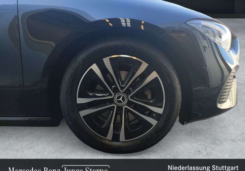 Mercedes-Benz CLA 200, 2024 3