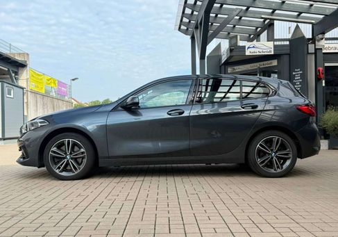 BMW 120, 2021 3