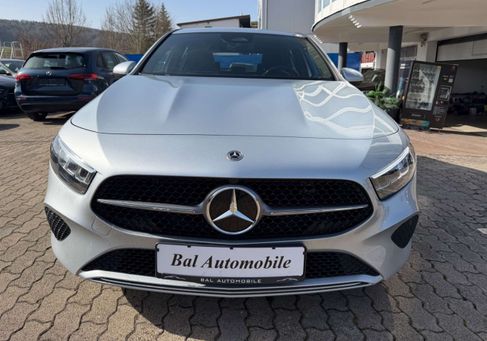 Mercedes-Benz A 180, 2025