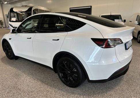 Tesla Model Y, 2022 2