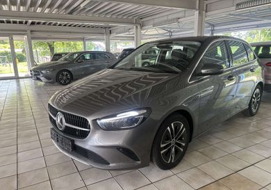 Mercedes-Benz B 180, 2025
