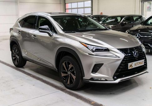 Lexus NX, 2021