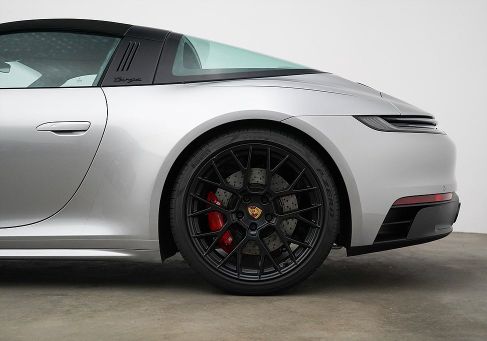 Porsche 911, 2024