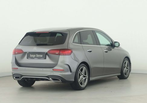 Mercedes-Benz B 200, 2023