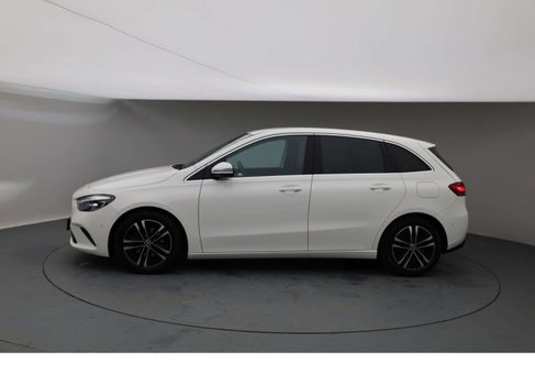 Mercedes-Benz B 180, 2023
