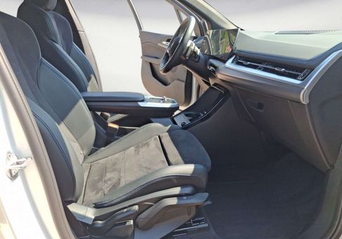 BMW 220, 2025