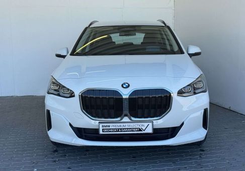 BMW 220, 2025