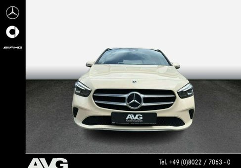 Mercedes-Benz B 180, 2022