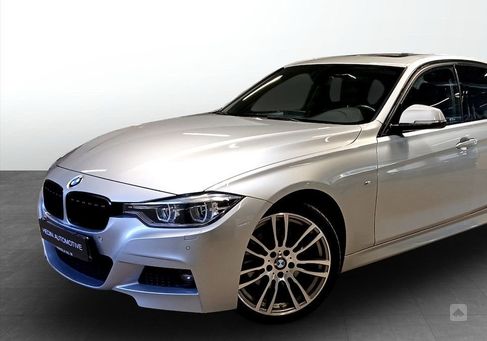 BMW 330, 2016