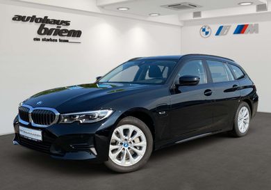 BMW 330, 2022