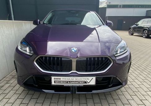 BMW 120, 2025 3