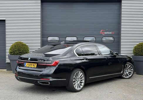 BMW 745, 2019