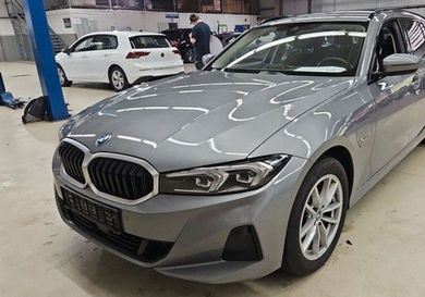 BMW 330, 2023