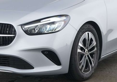 Mercedes-Benz B 180, 2025