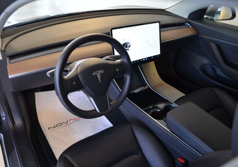 Tesla Model 3, 2019 2