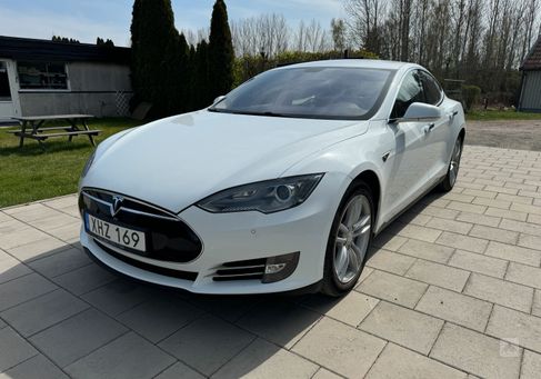 Tesla Model S, 2014