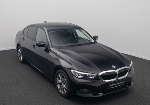 BMW 330, 2020
